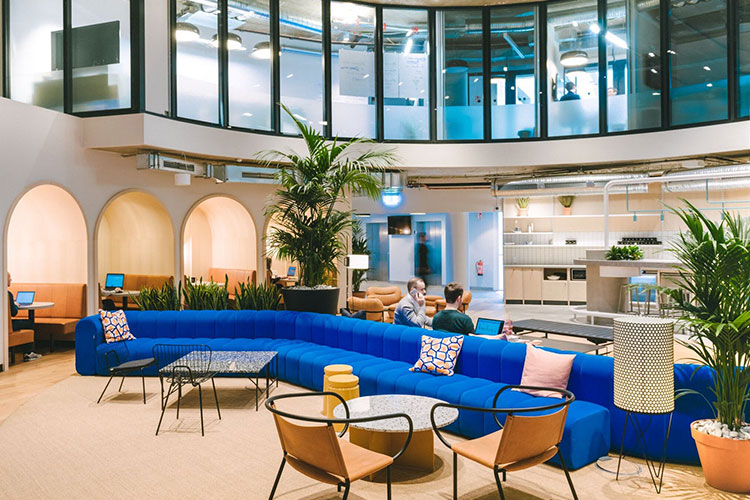 WeWork München Oskar von Miller Sofas